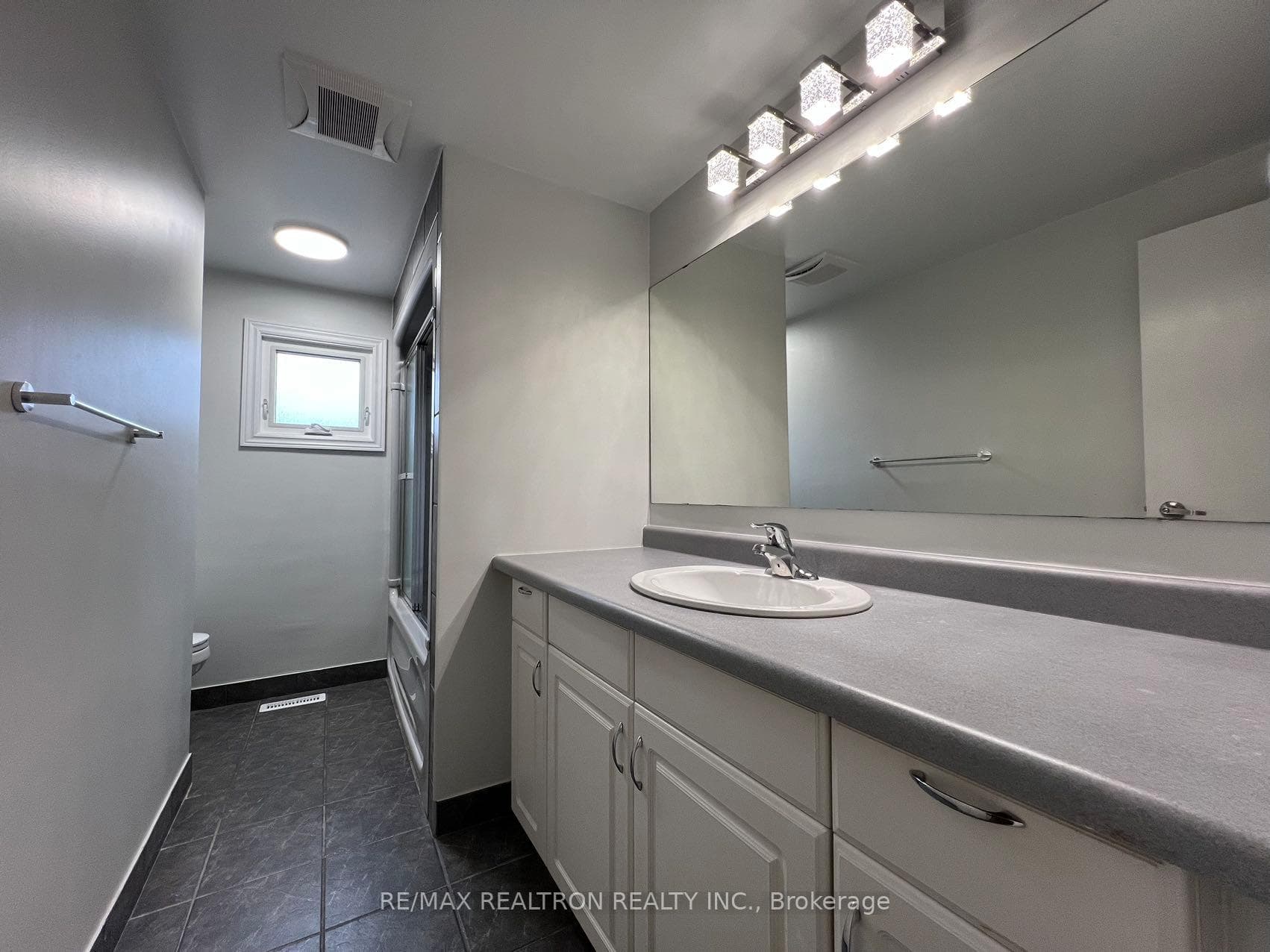 163 Ingleton Boulevard Unit Upper photo 18