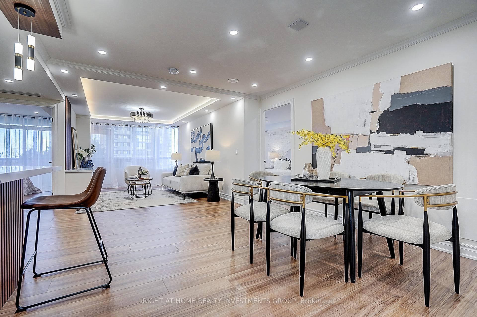 89 Skymark Drive Unit 511 photo 13