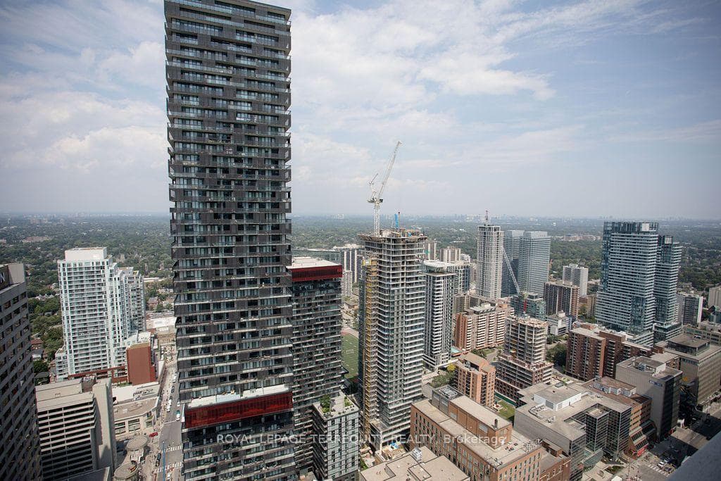 2221 Yonge Street Unit 4609 photo 13