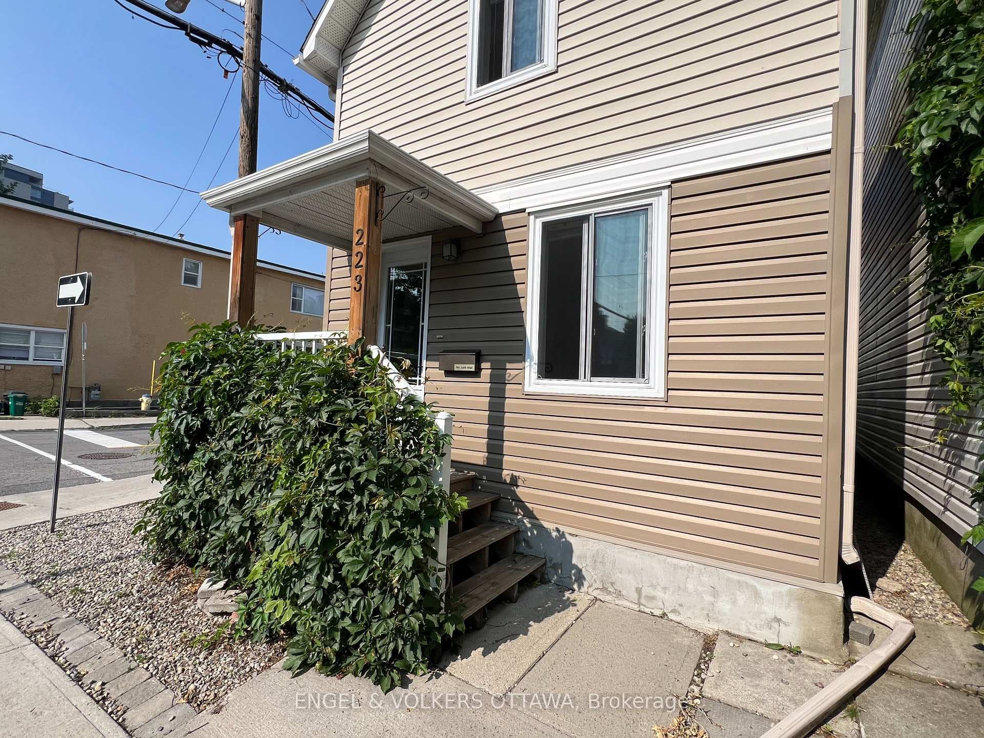 223 Carruthers Avenue photo 2