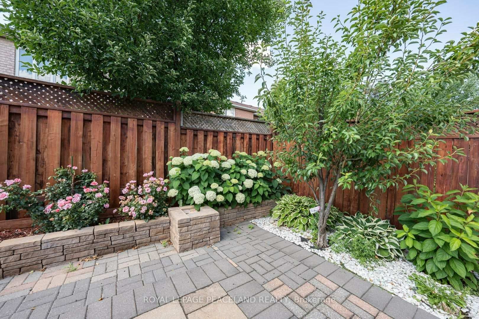 152 Flagstone Way photo 49