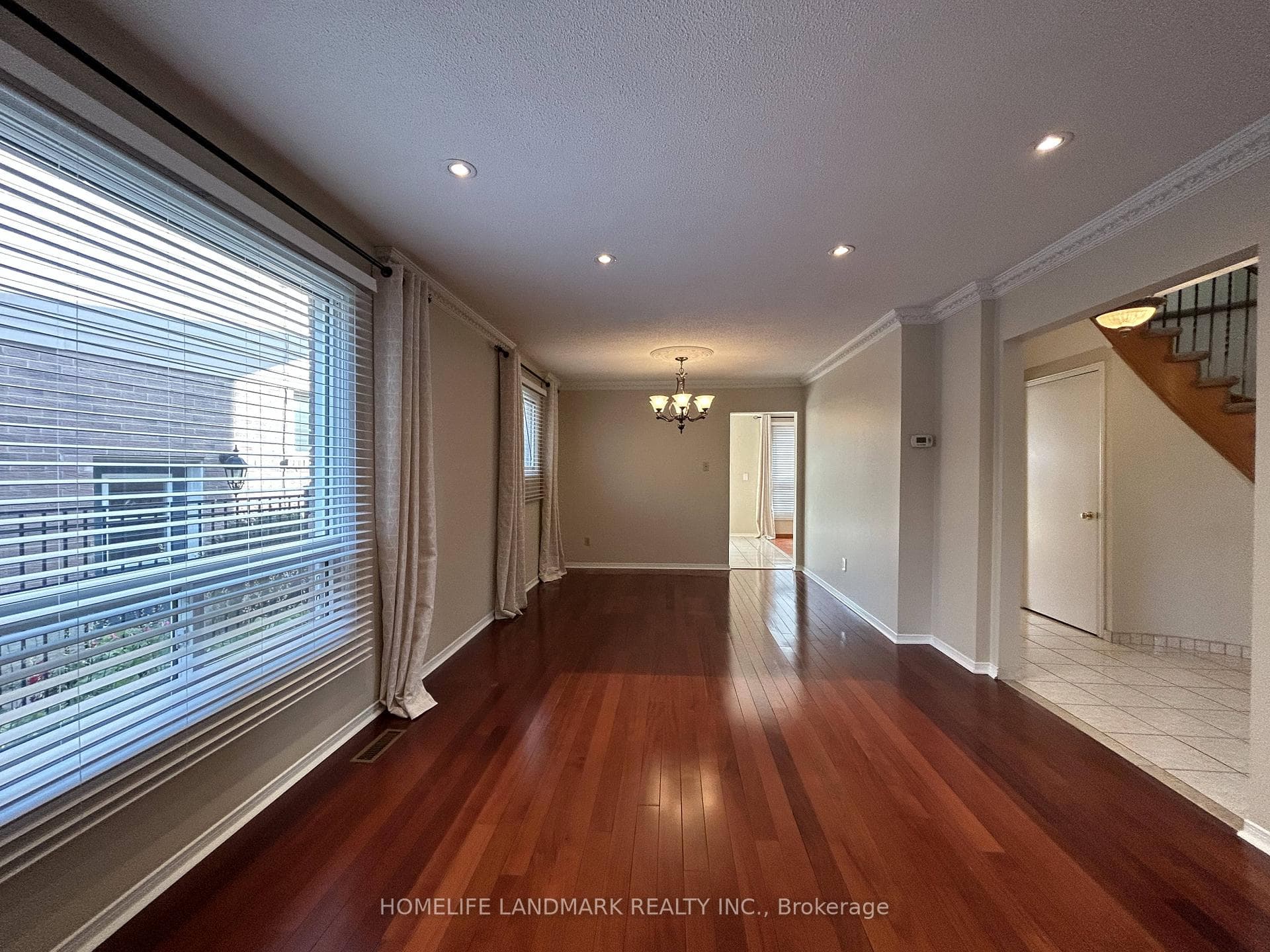 4120 Chadburn Crescent photo 5