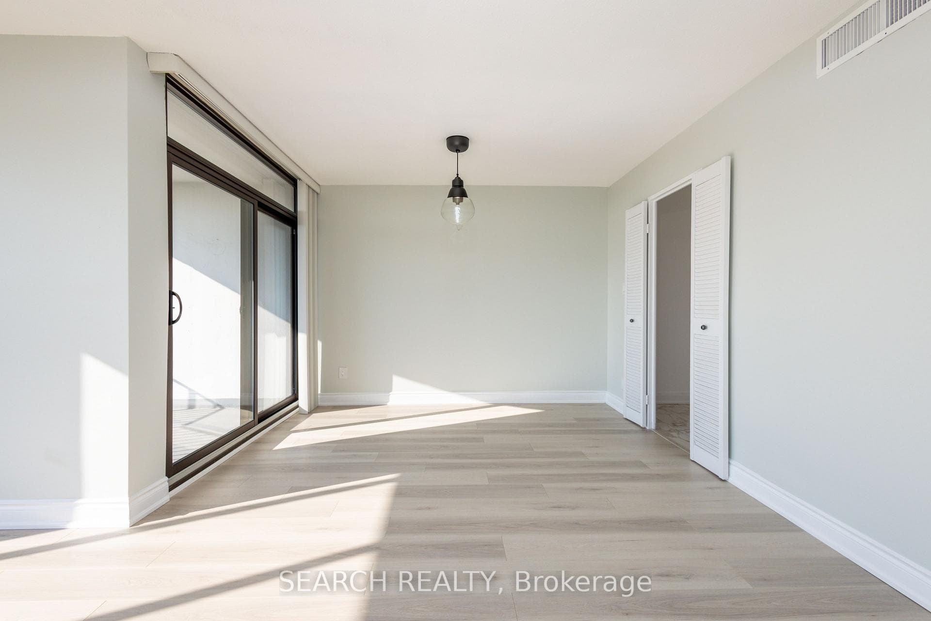 1333 Bloor Street Unit 2408 photo 8