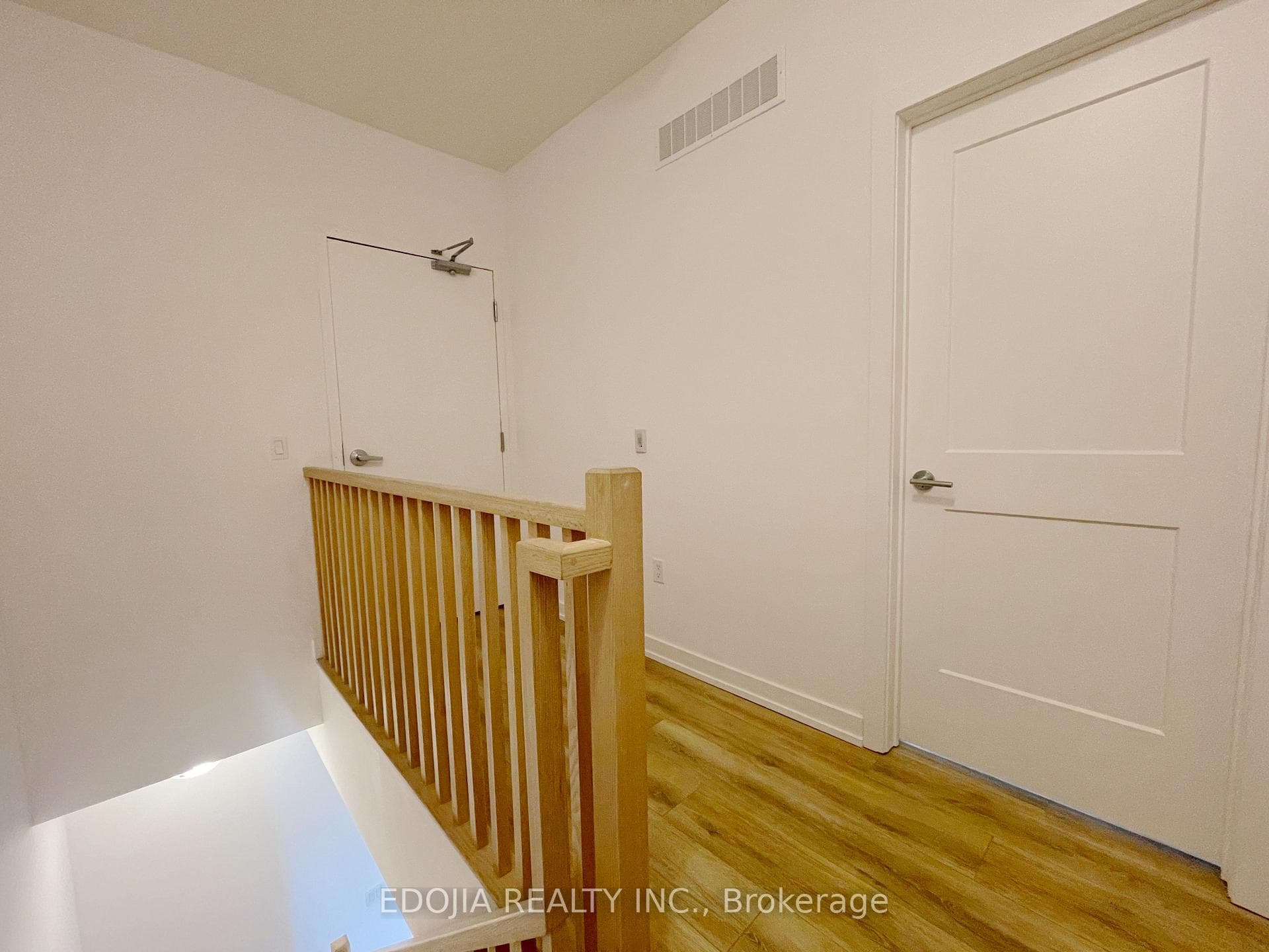 57 Finch Avenue Unit 24 photo 10