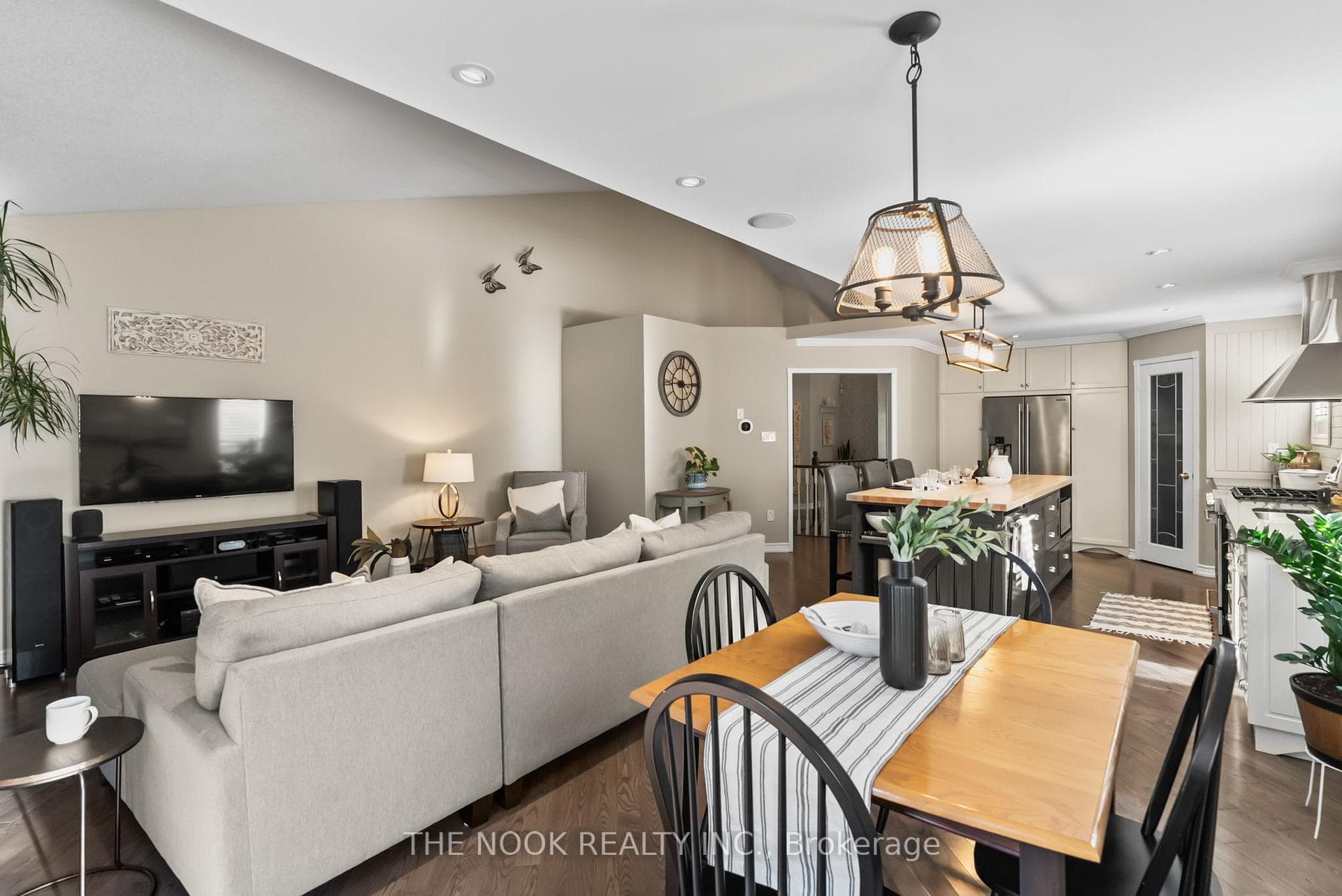 47 Elder Crescent photo 14