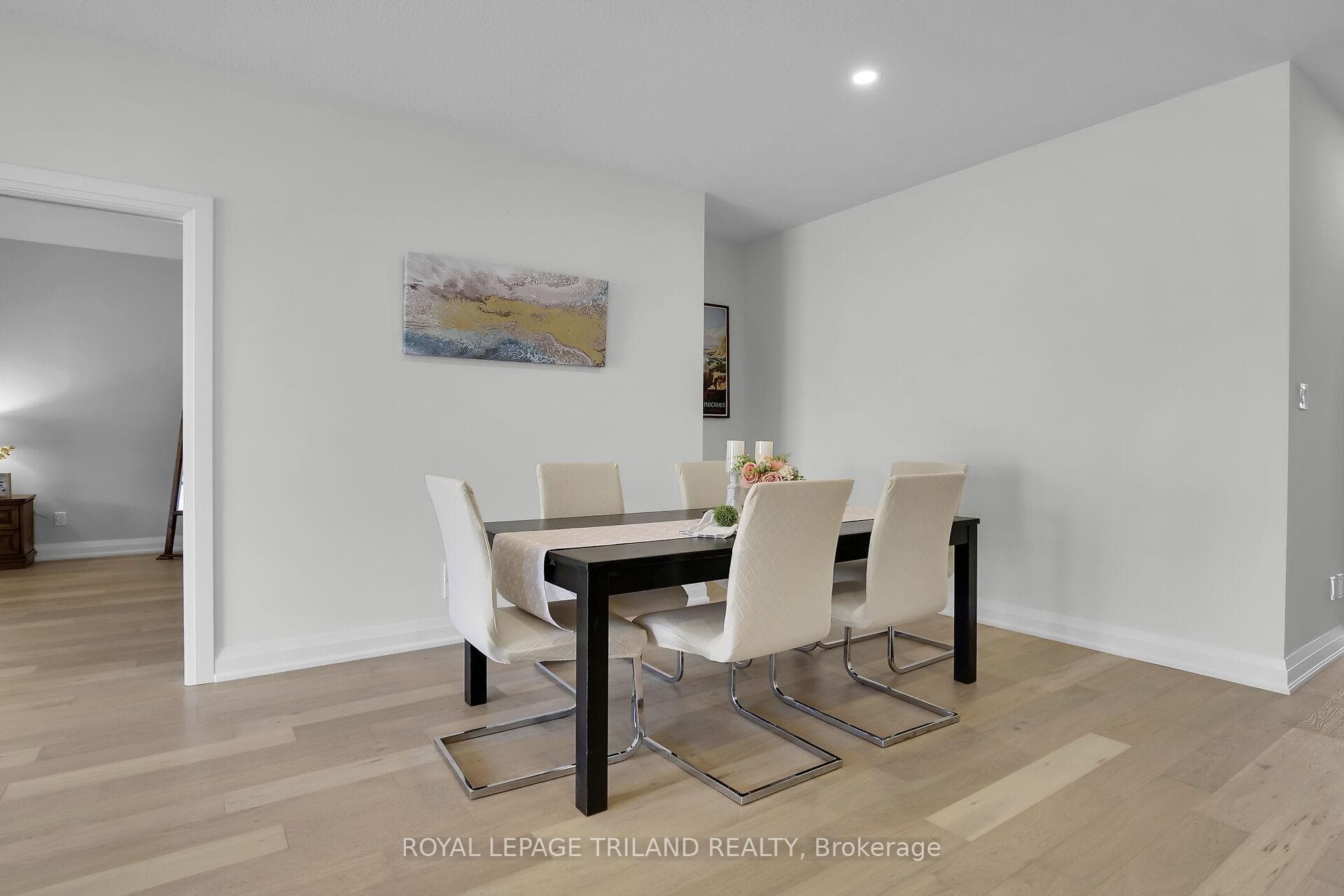 383 Daventry Way Unit 6 photo 12