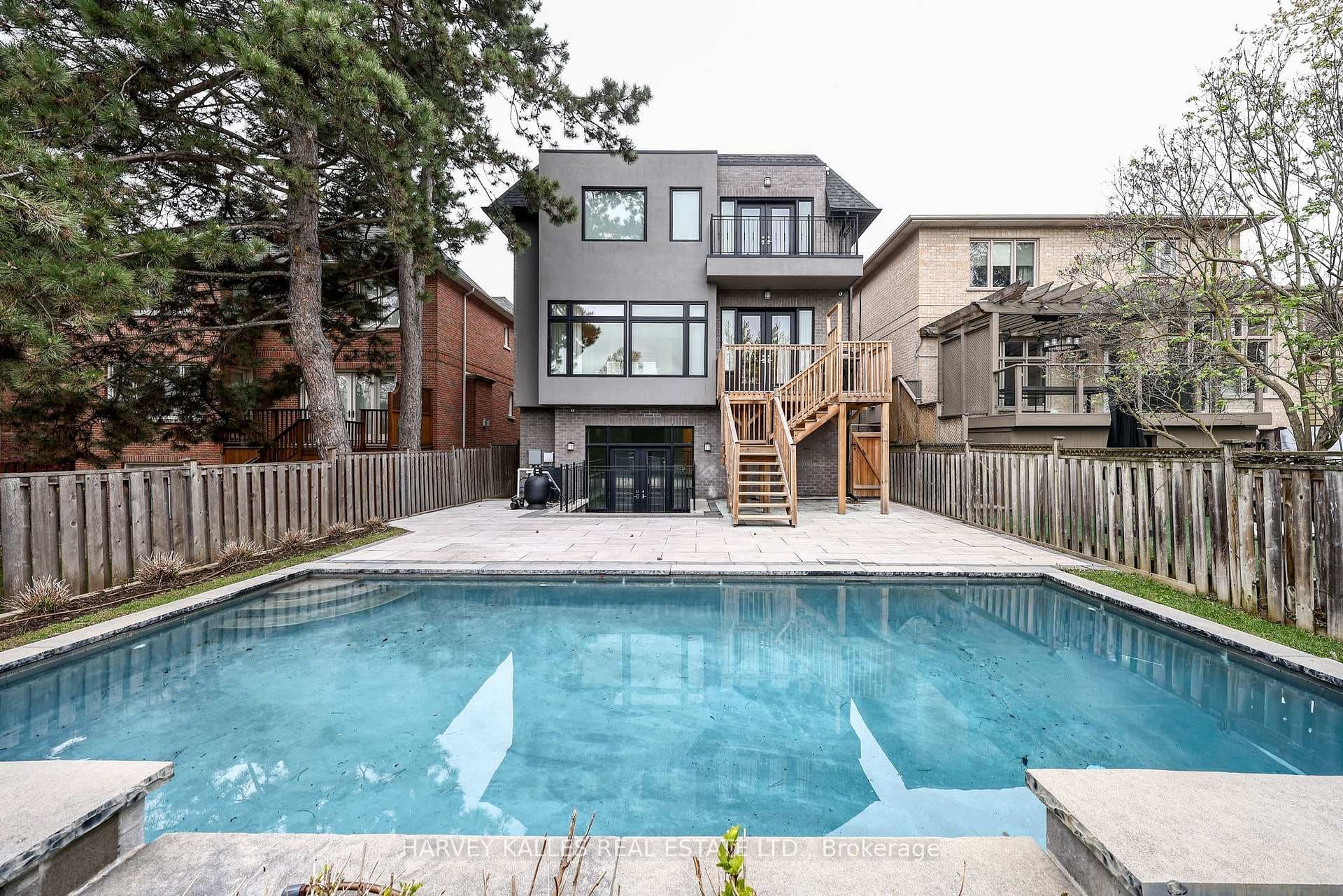 261 Brooke Avenue photo 49