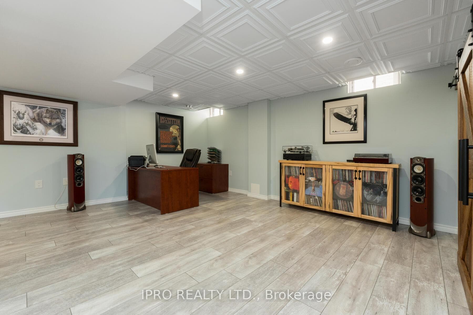 123 Hutchinson Drive photo 32