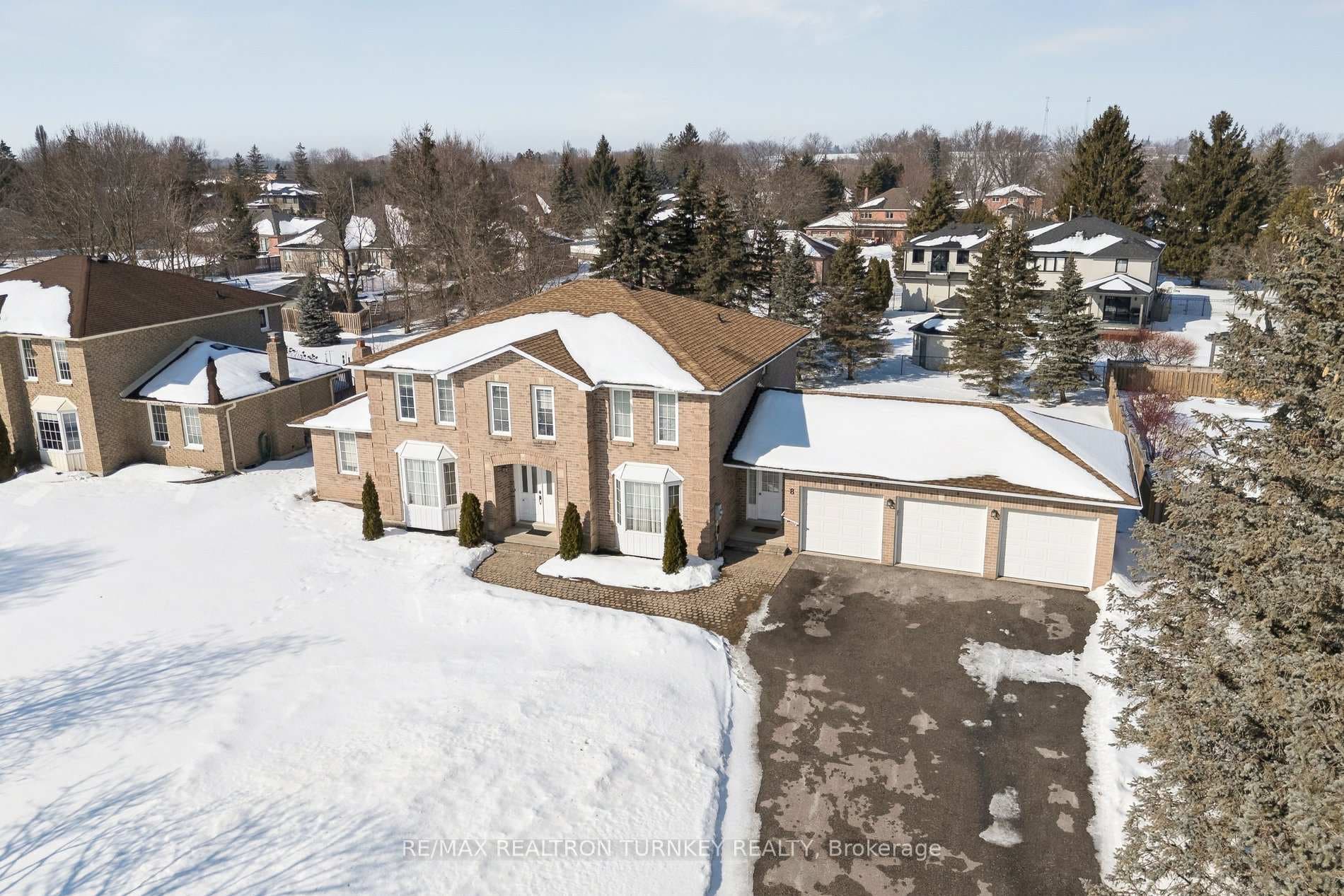 Welcome to 8 Veronica Cres, Sharon!