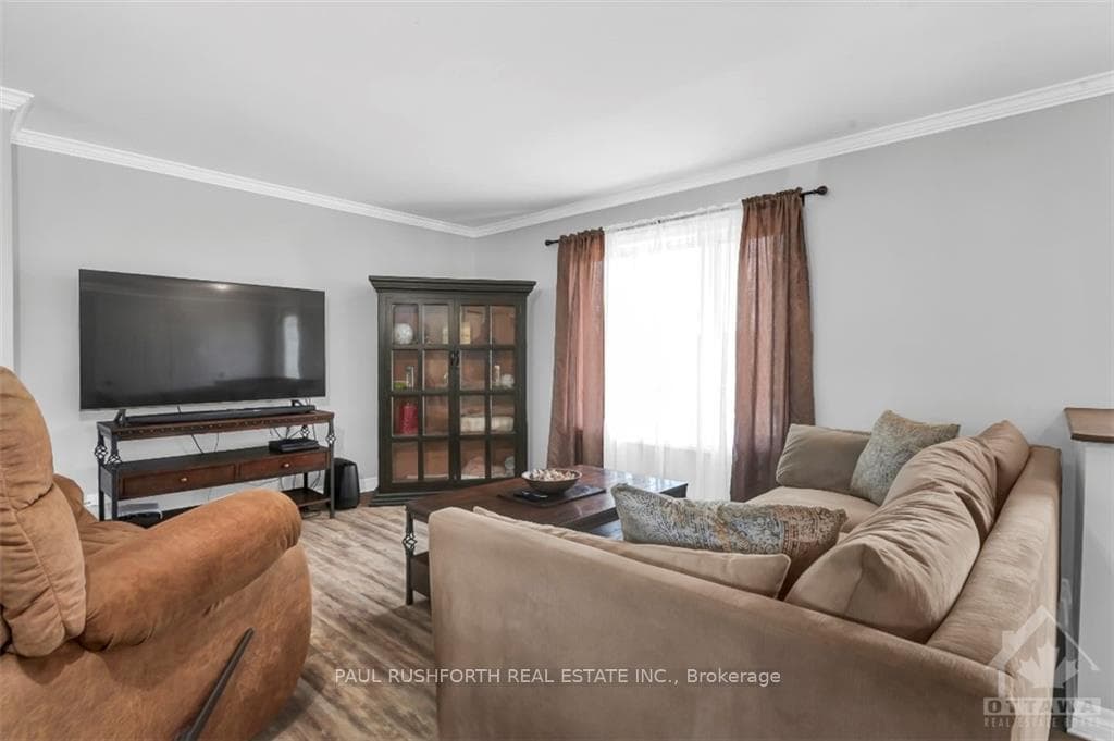 140 RUSSETT Drive photo 6