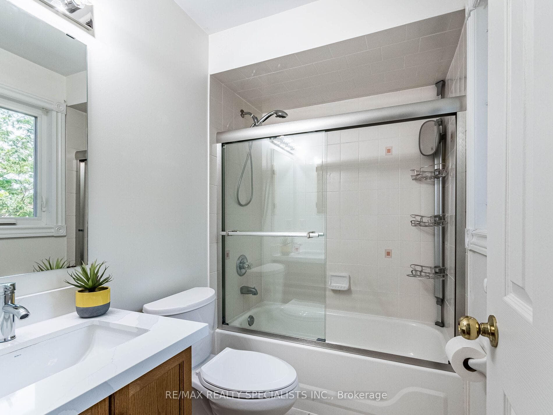 17 Sunley Crescent photo 29