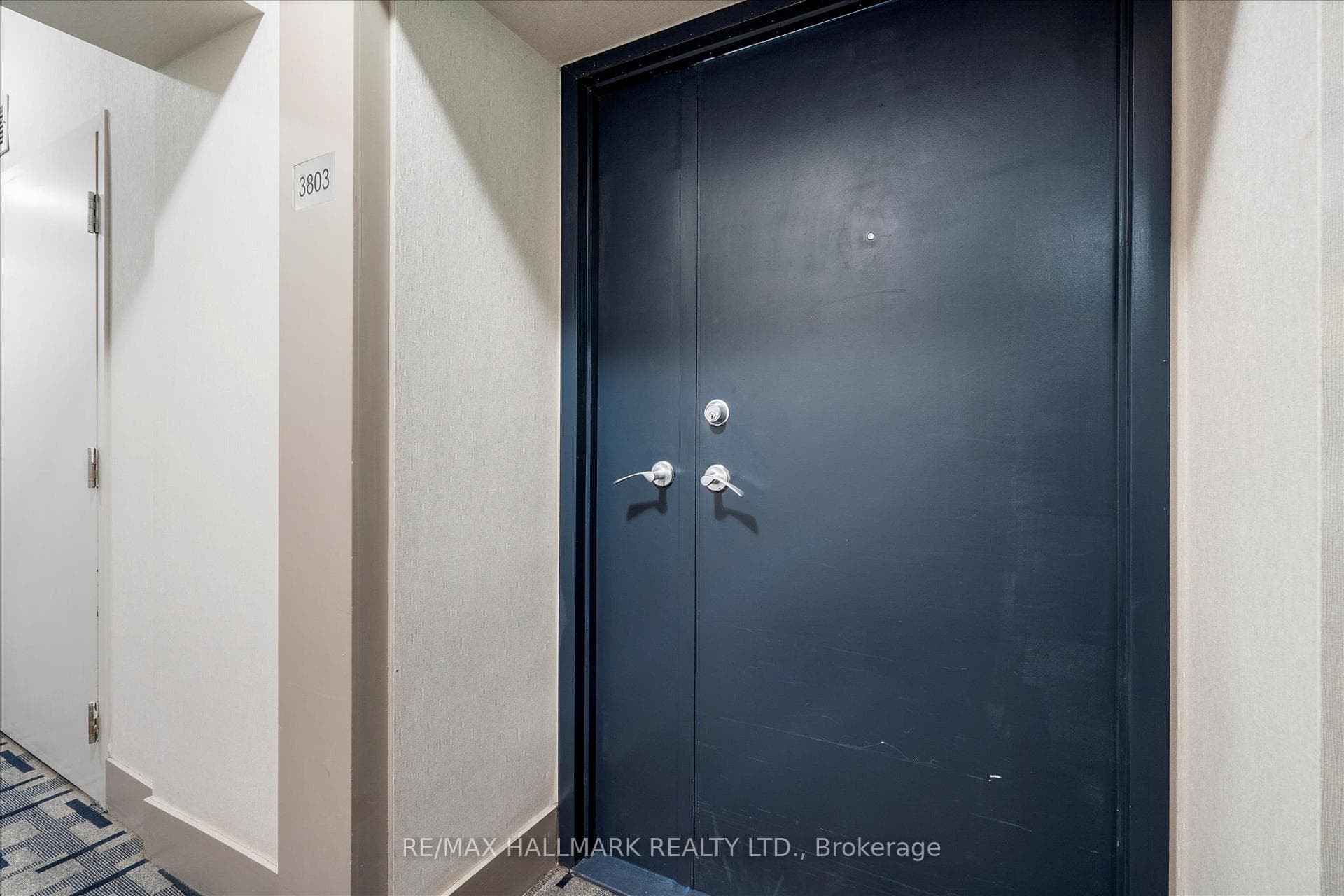 81 Navy Wharf Court Unit 3803 photo 5