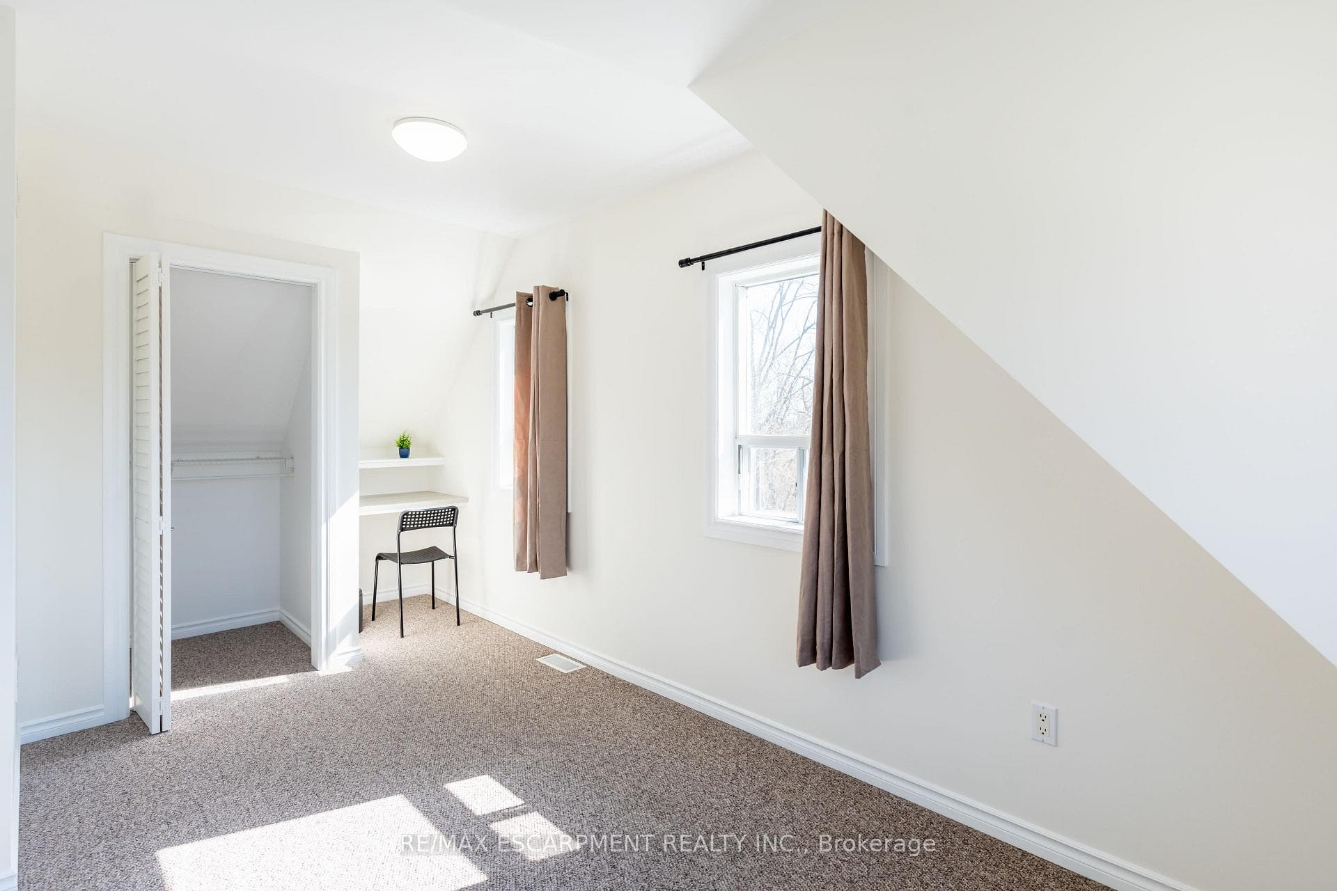 621 Rosseau Road photo 28