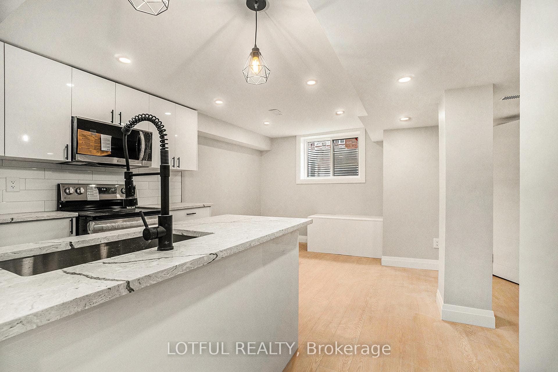 75 Dalehurst Drive Unit B photo 12