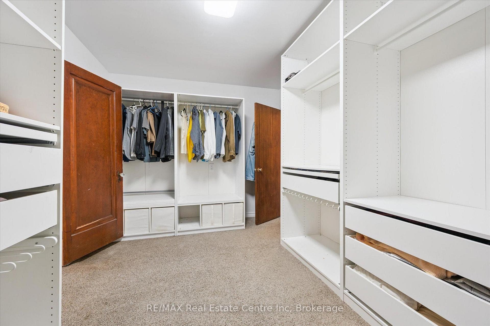 500 WATSON Parkway photo 20