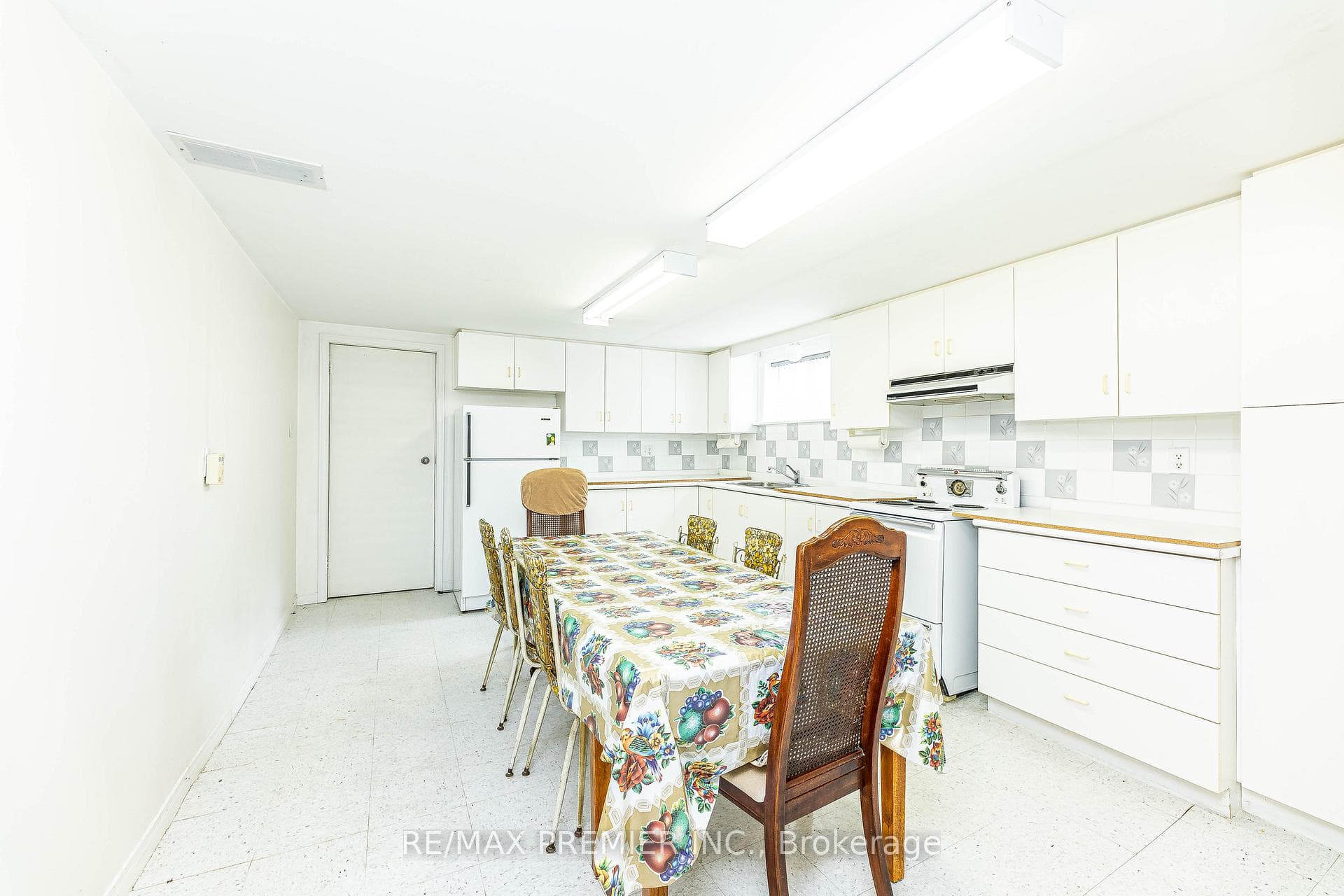 70 Forthbridge Crescent photo 34