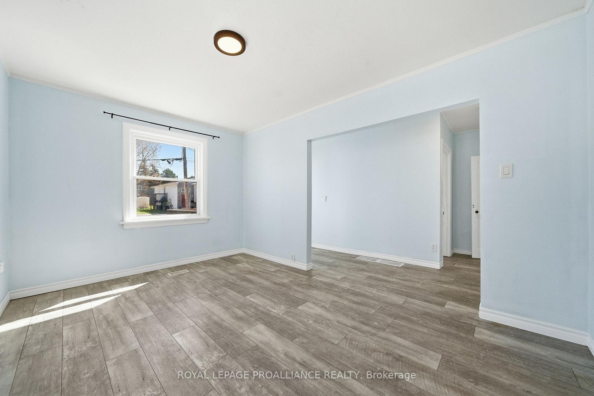 38 Oak Street photo 11