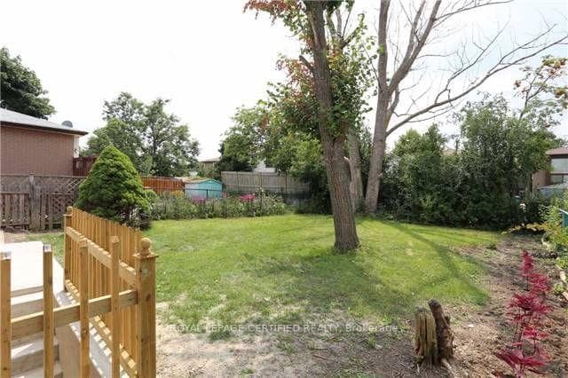 66 Glenvale Boulevard photo 2