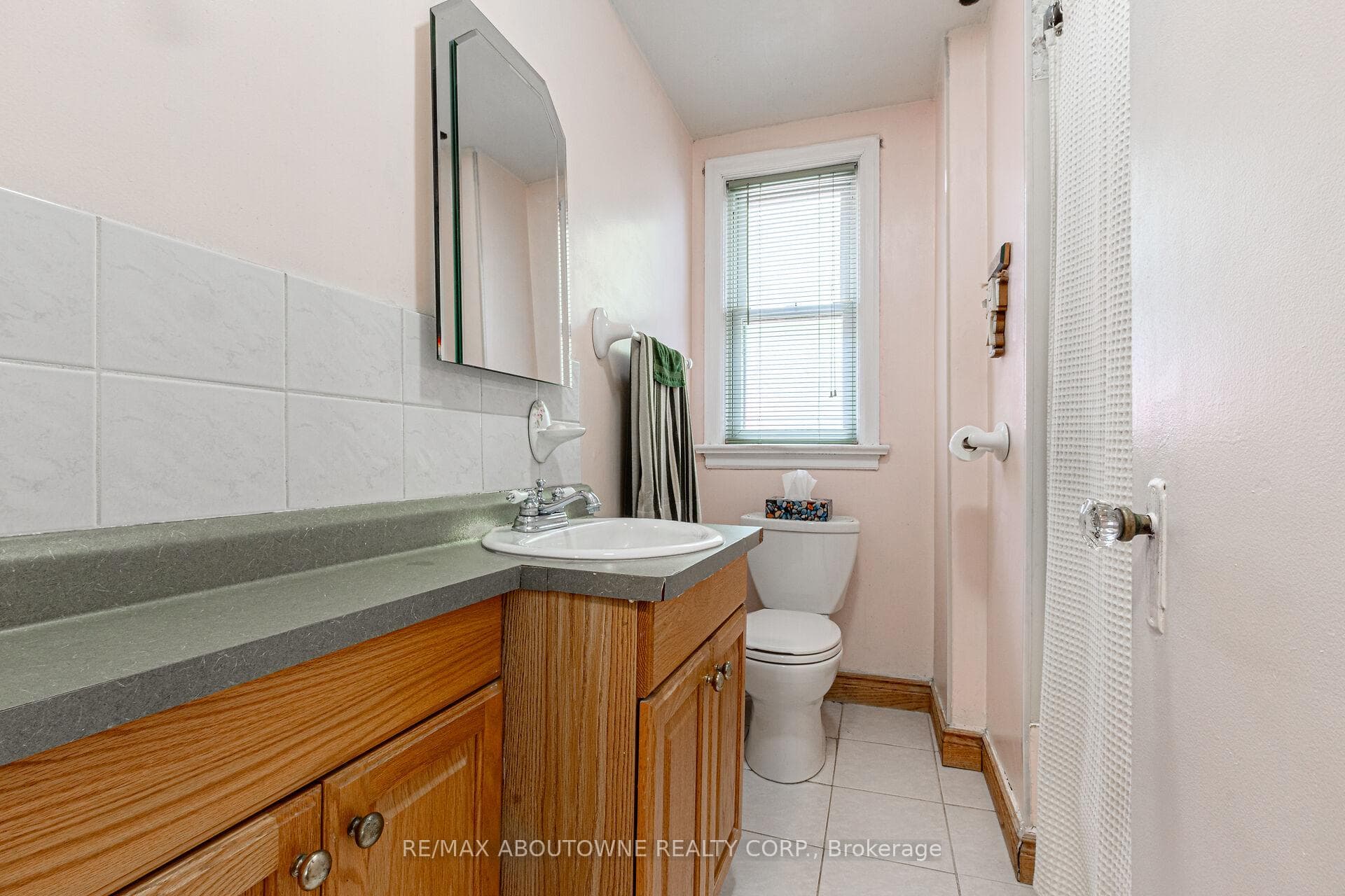 30 Wolcott Avenue photo 15