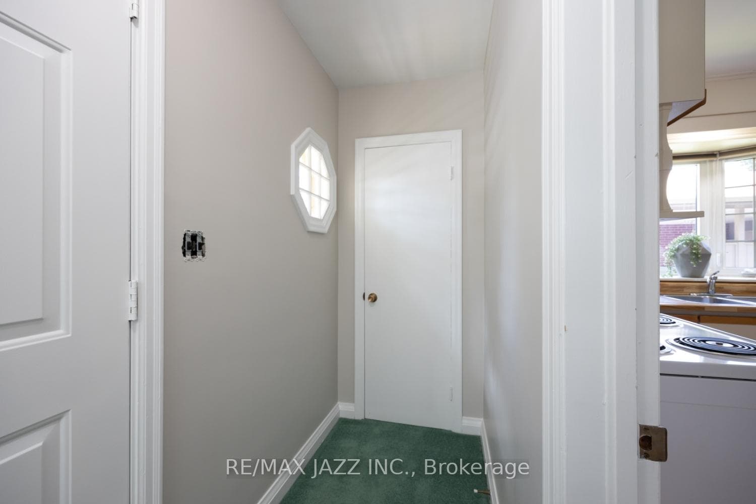 790 Eastglen Drive photo 6