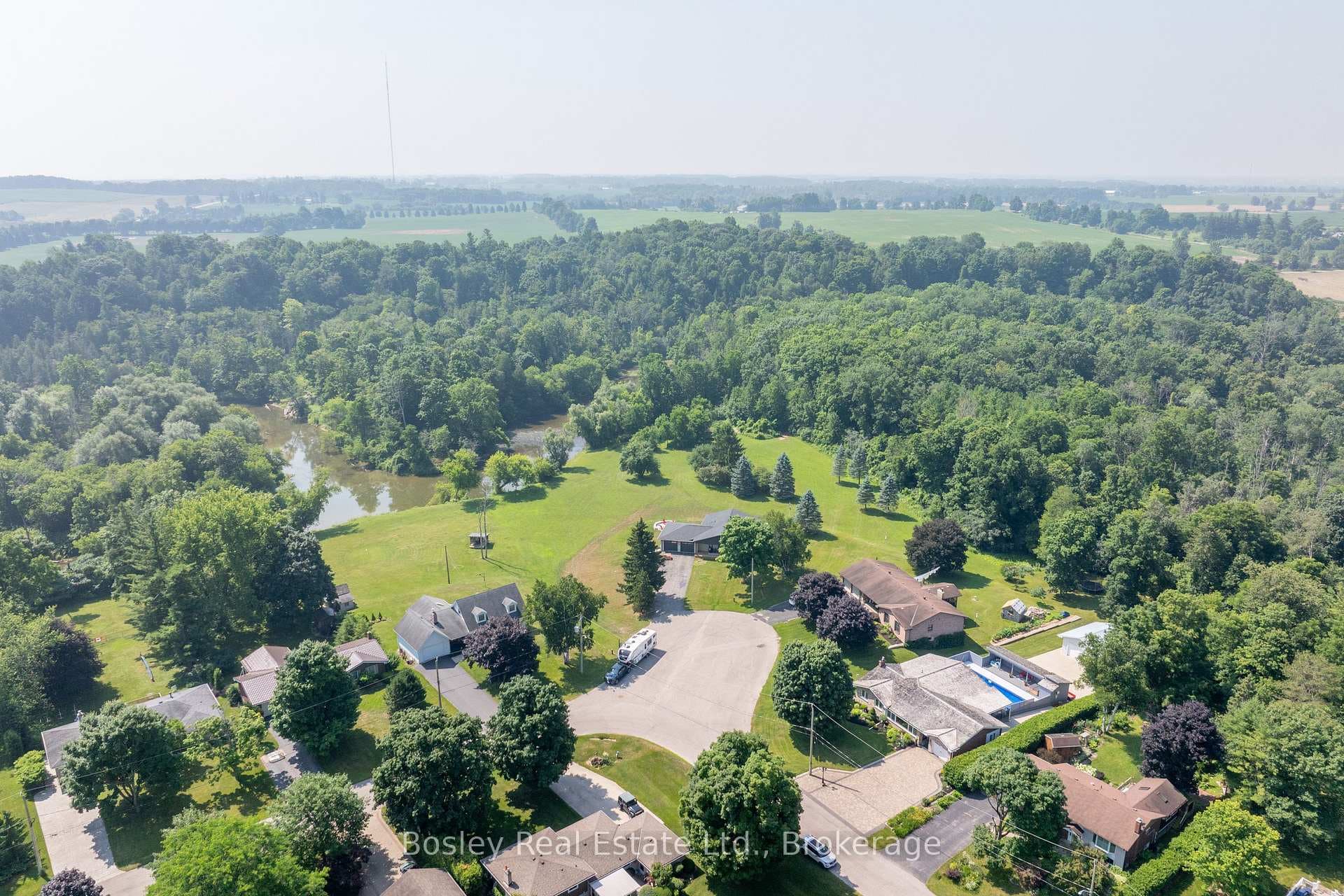 4 COLONIAL Drive photo 13