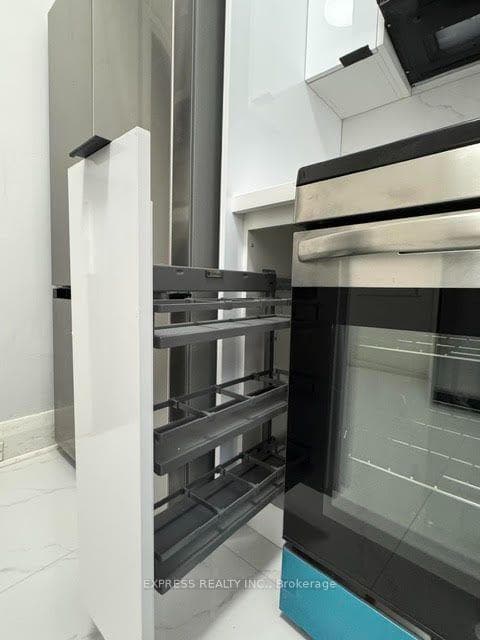167 Highbourne Road Unit Main photo 25