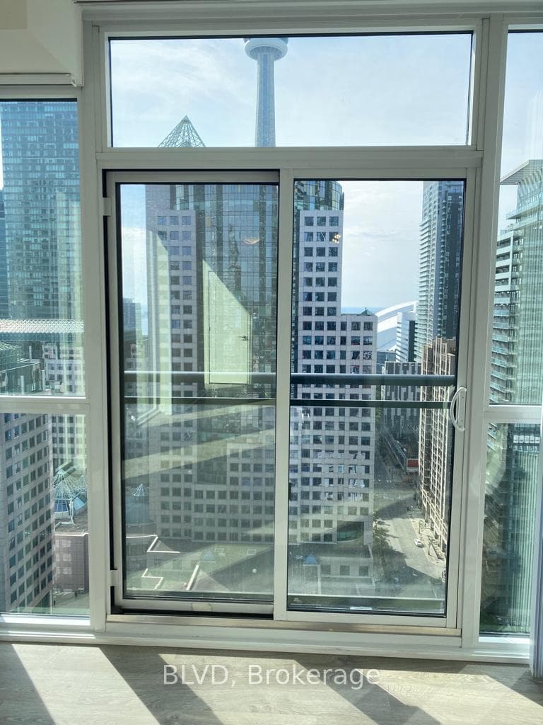 99 john Street Unit 2401 photo 5