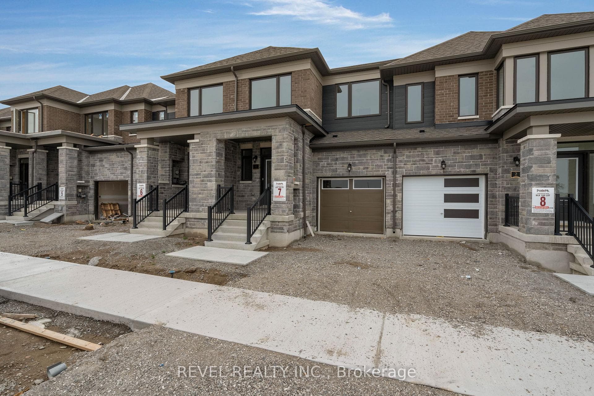 4 ROCHESTER Drive photo 3