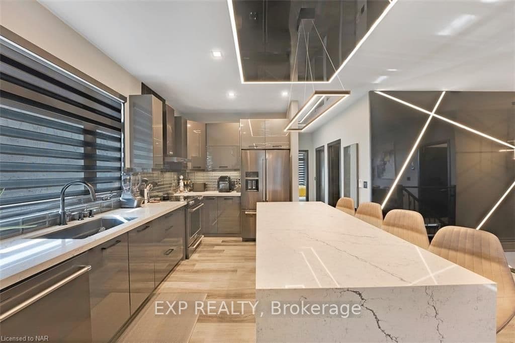 300 RICHMOND Street Unit 17 photo 7