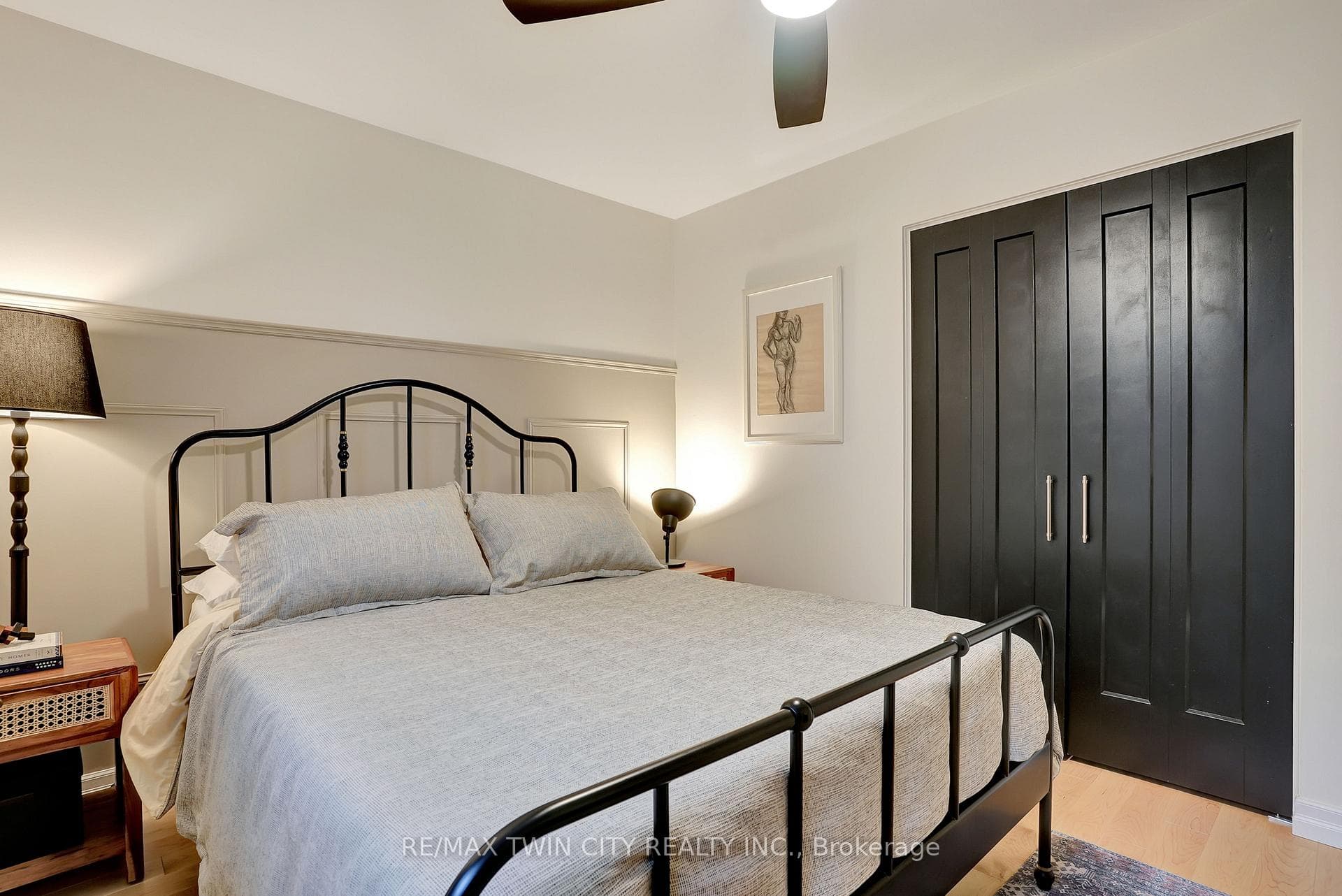 10 Vincent Drive photo 15