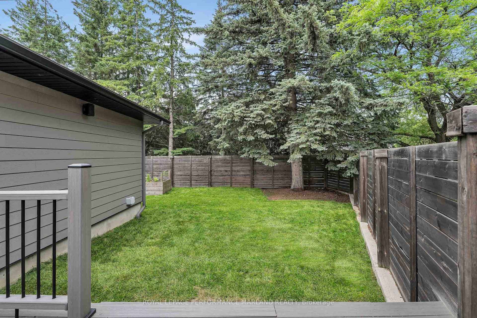 1581 Dorion Avenue photo 32