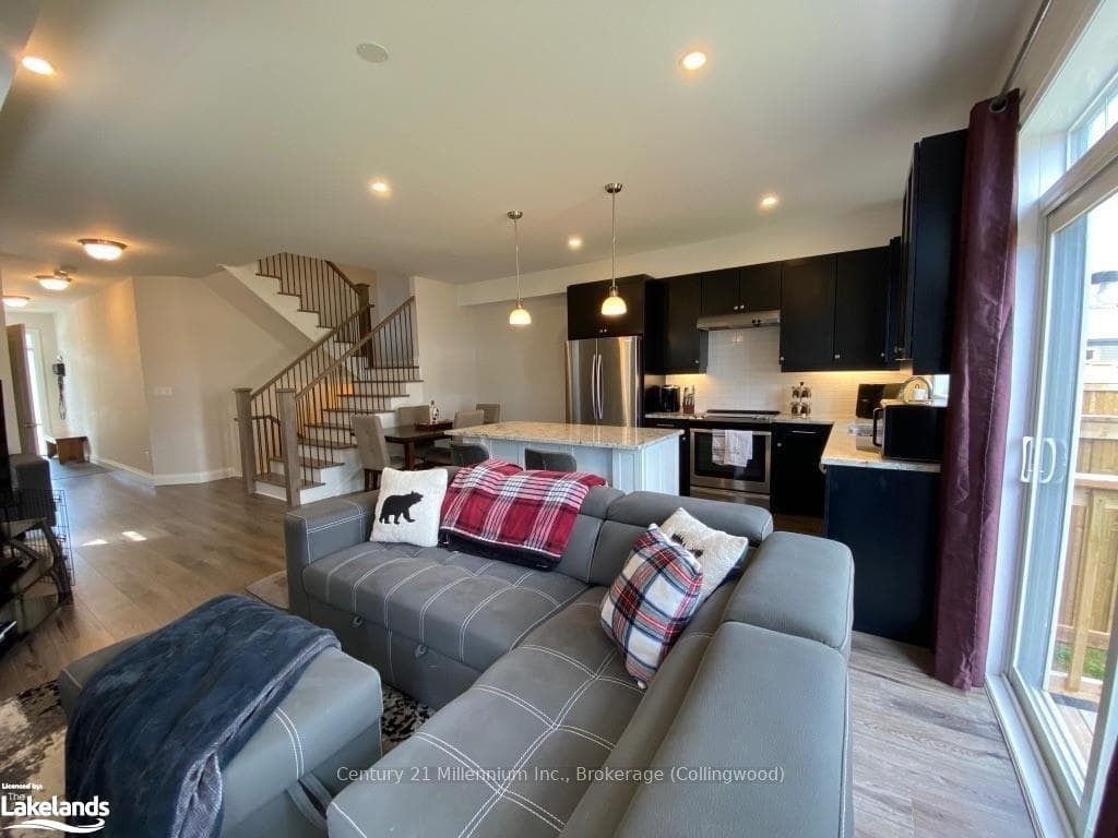 167 YELLOW BIRCH Crescent photo 9