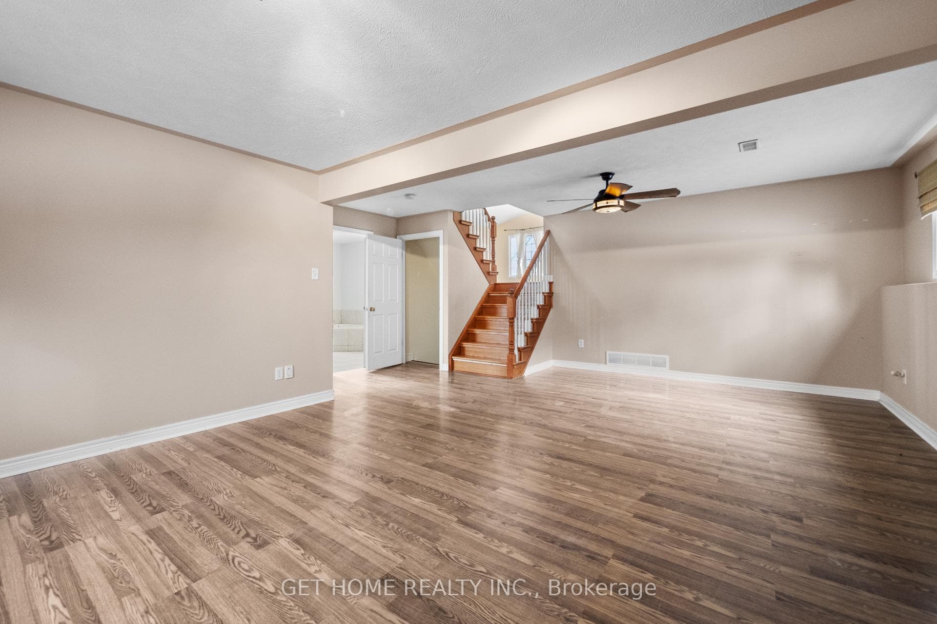 7 DONNA Drive photo 29