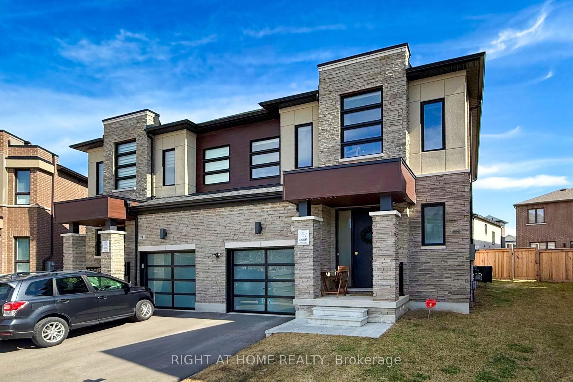 76 Boiton Street photo 2