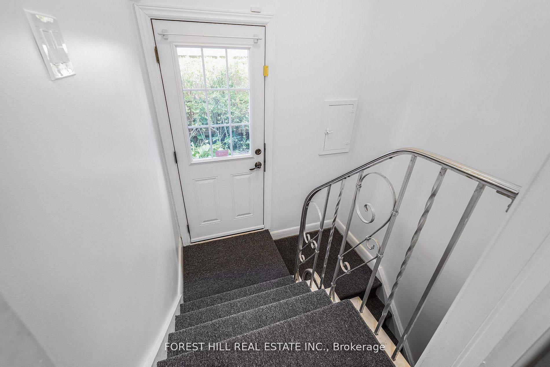 18 Irvington Crescent photo 12