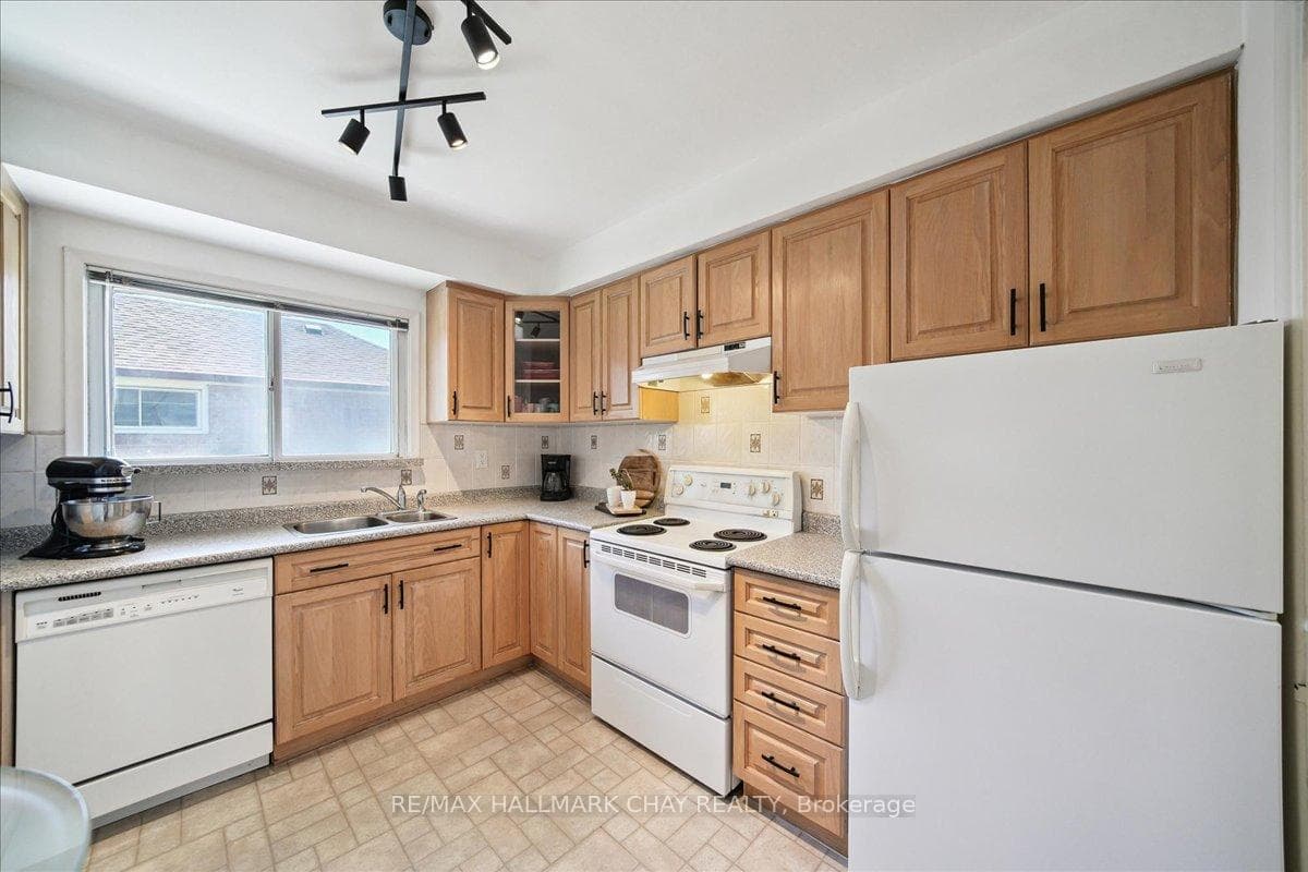 93 Clonmore Drive photo 17