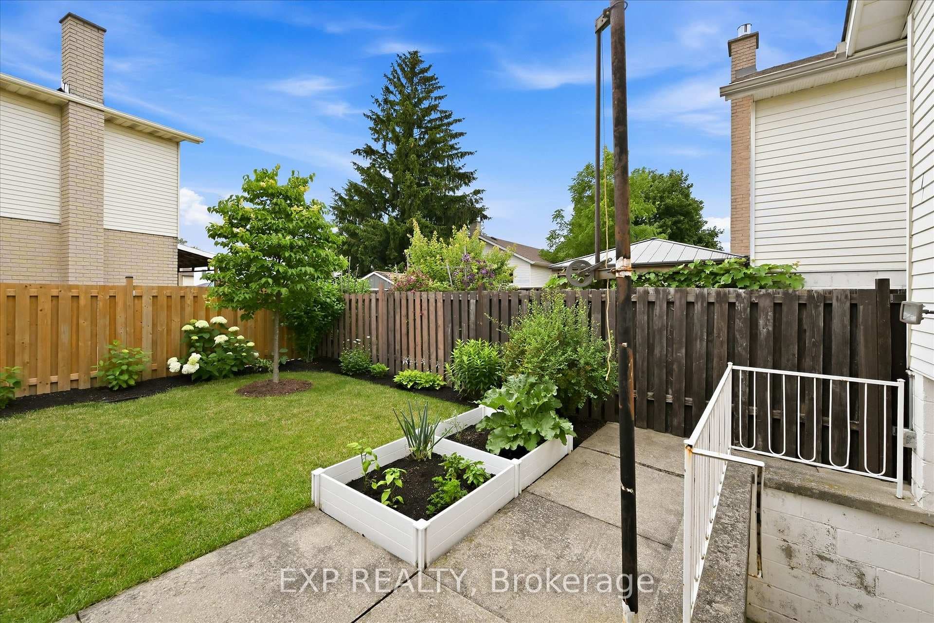 66 Elmore Drive photo 27