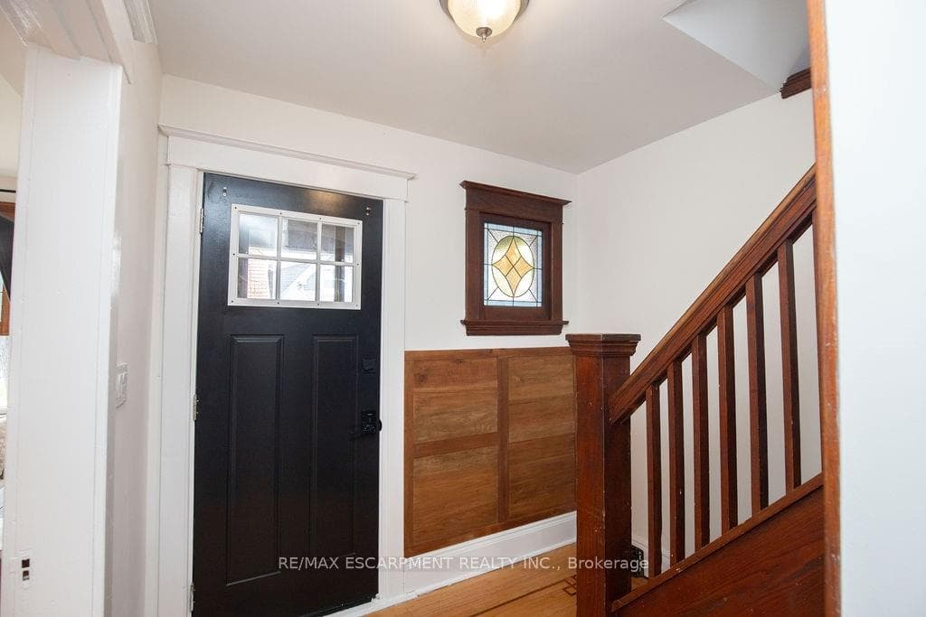 66 Cameron Avenue photo 4