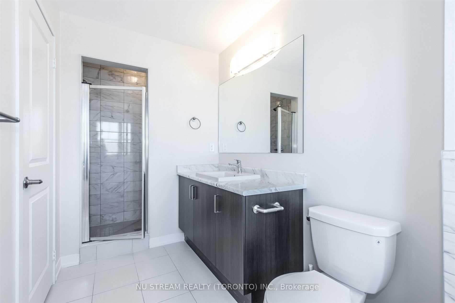 10578 Bathurst Street photo 17