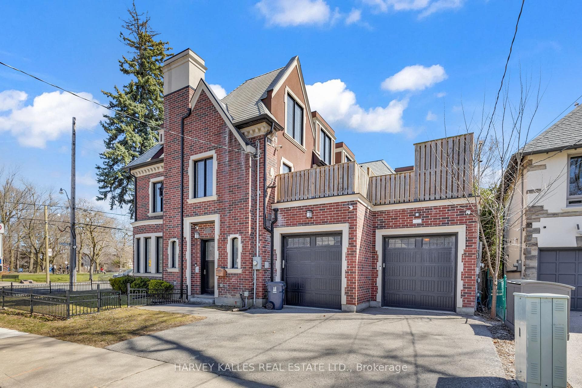1256 Avenue Road photo 2