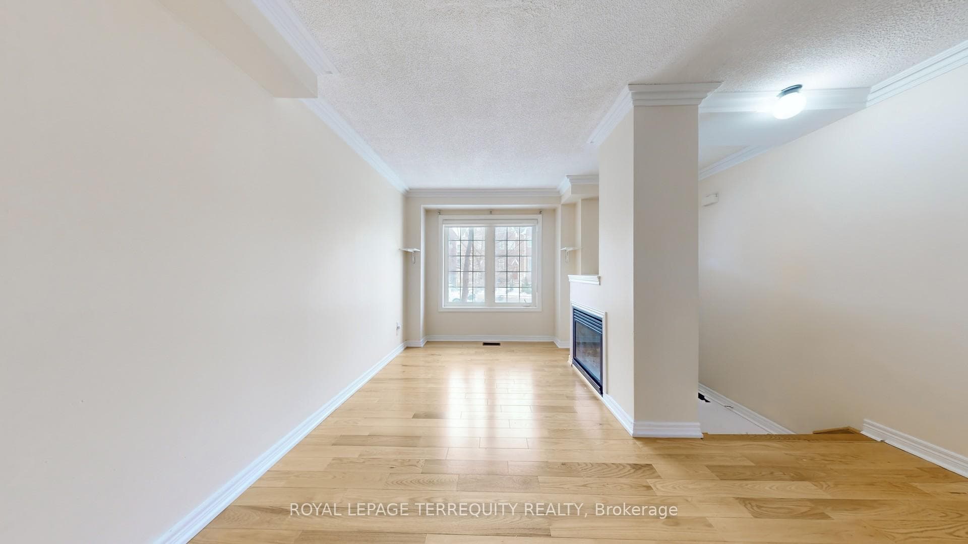 411 Dawes Road photo 3