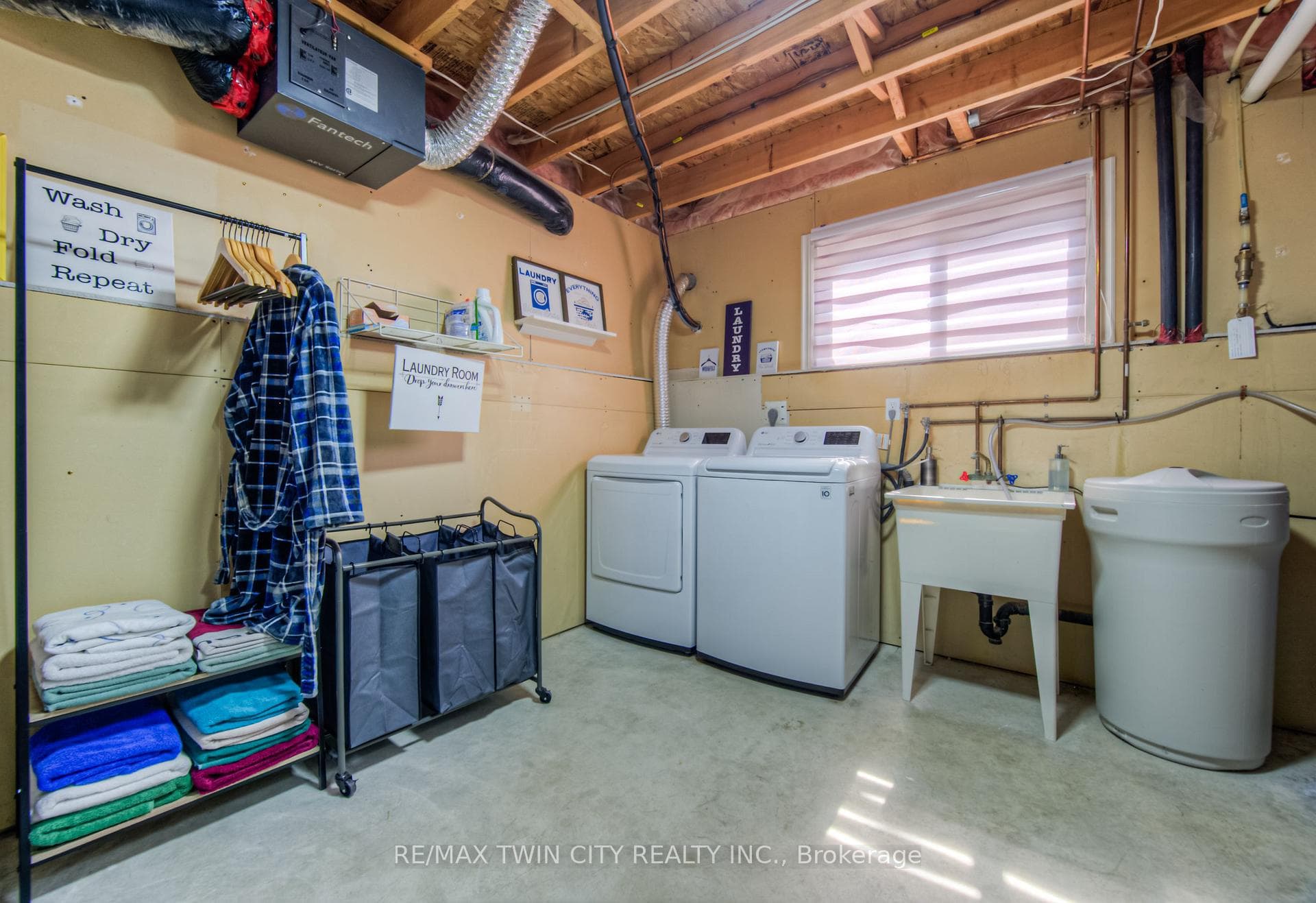 9 Dunton Lane photo 34