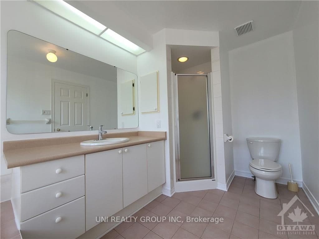 96 WESTPOINTE Crescent photo 23