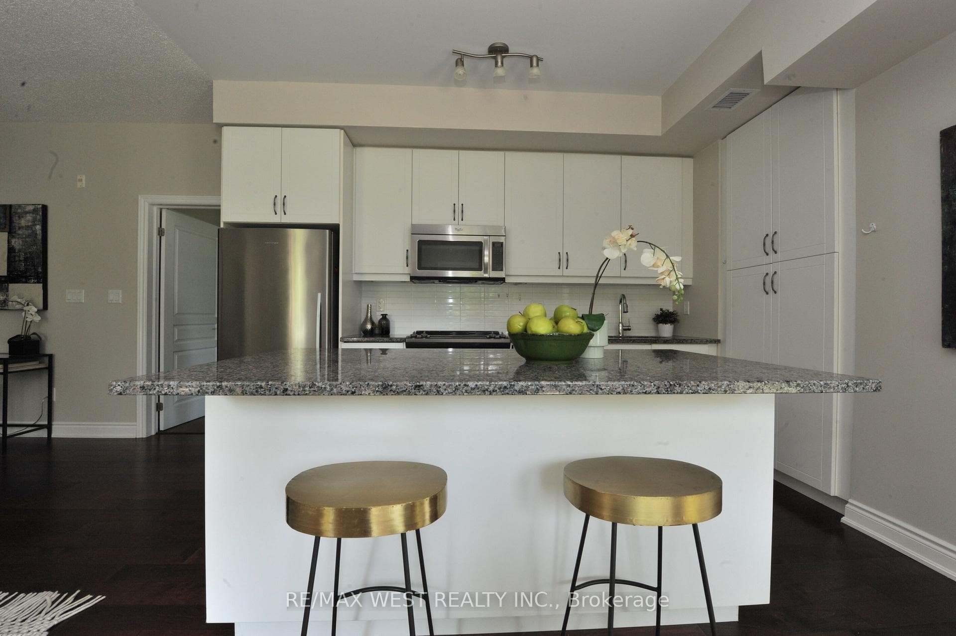 3170 Erin Mills Parkway Unit 109 photo 7