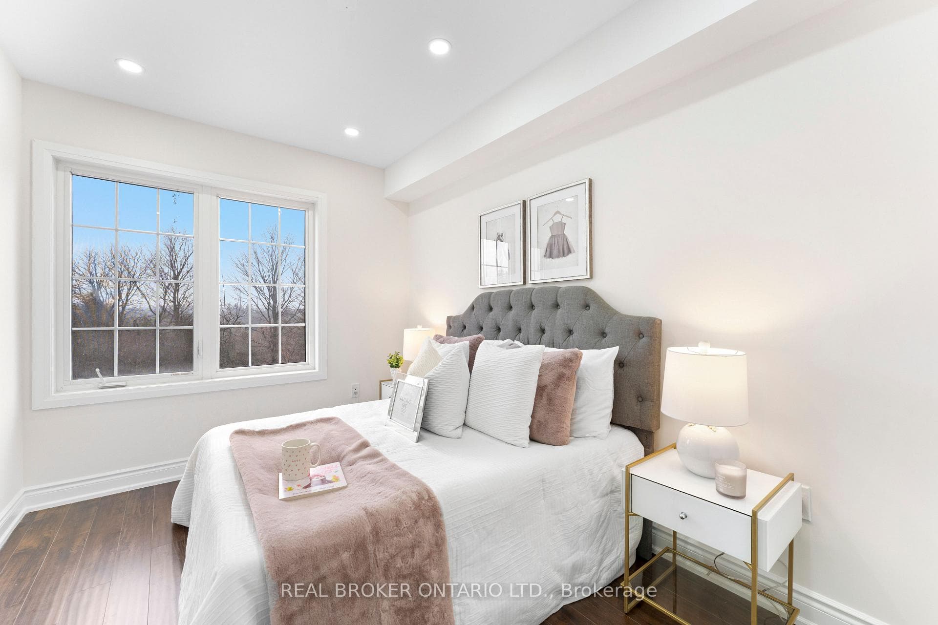 206 London Lane photo 27