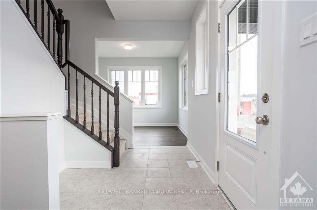 2127 WINSOME Terrace photo 4