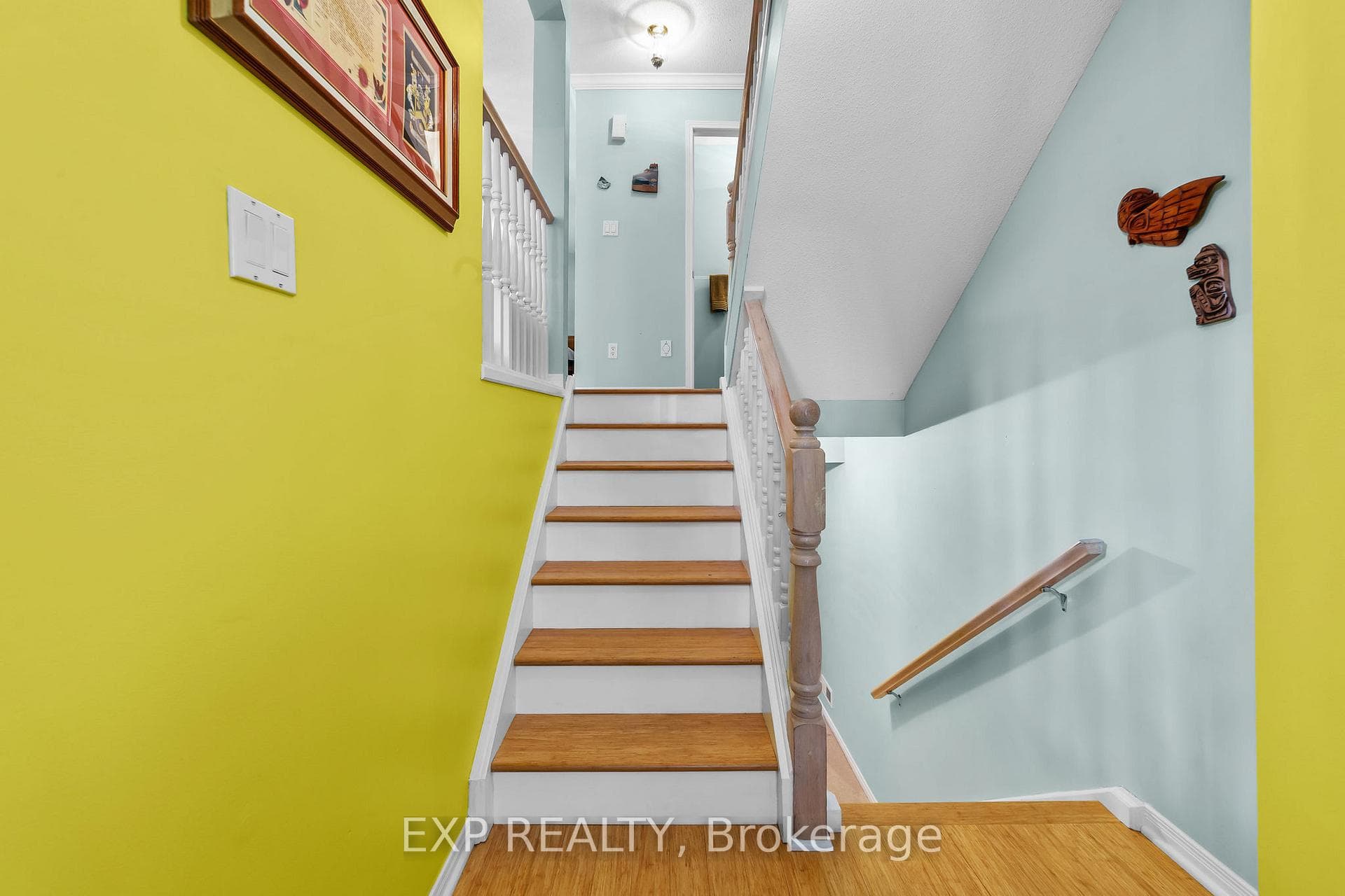 609 COLBORNE Street Unit 11 photo 7