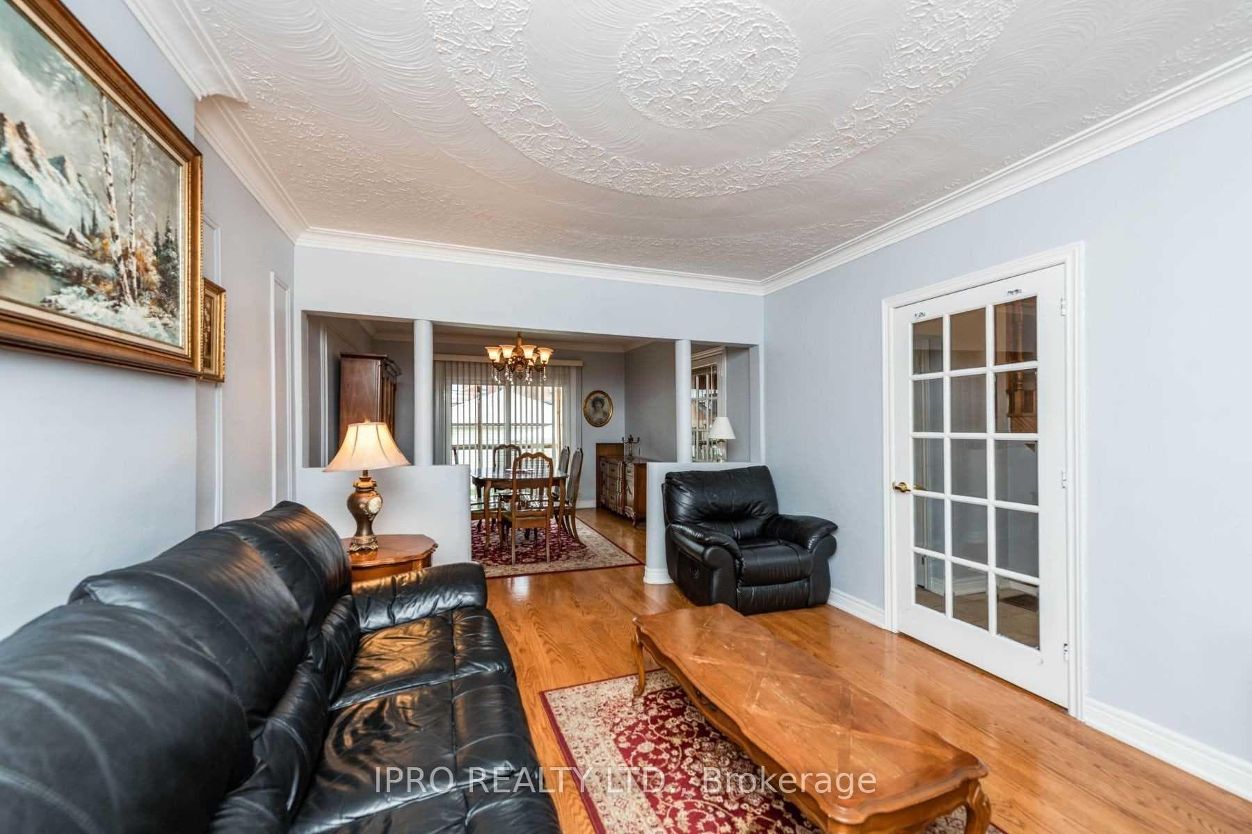 105 Sellers Avenue photo 6