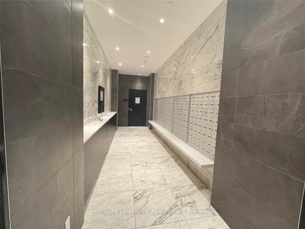 31 Tippett Road Unit 1522 photo 15