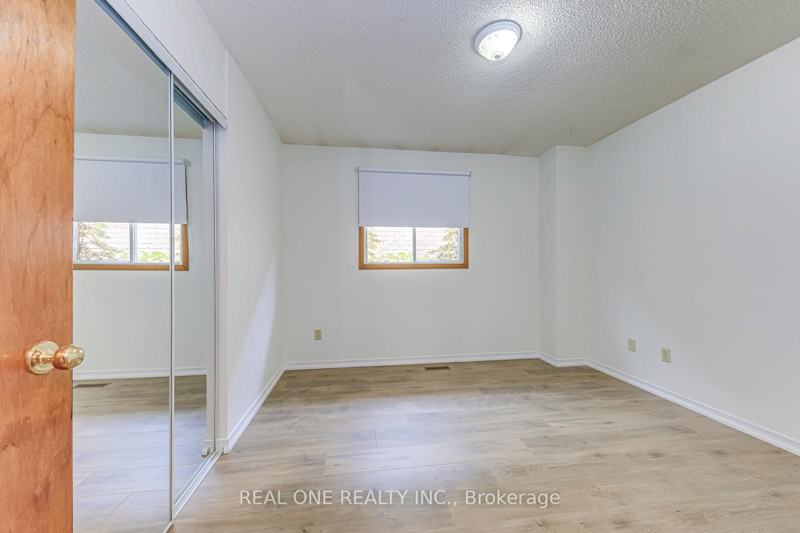 220 Kingsbridge Garden Circle photo 29
